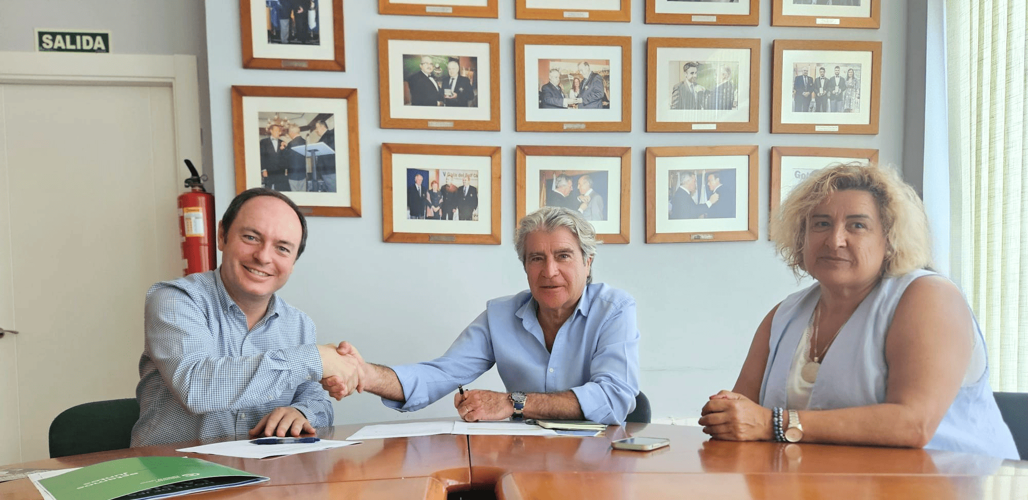 La Federación Cántabra de Golf y la Asociación Española Contra el Cáncer firman un convenio de colaboración
